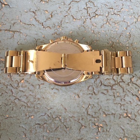 Michael Kors gold watch✨ - Picture 4 of 7